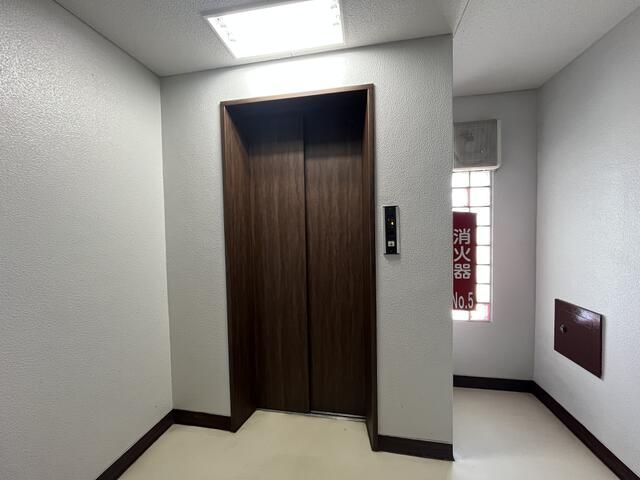 2LDK Apartment for Sale in Suginami, Tokyo - Near Nishi-Ogikubo Station - Thumbnail 3