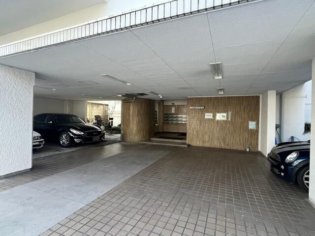 2LDK Apartment for Sale in Suginami, Tokyo - Near Nishi-Ogikubo Station - Thumbnail 4