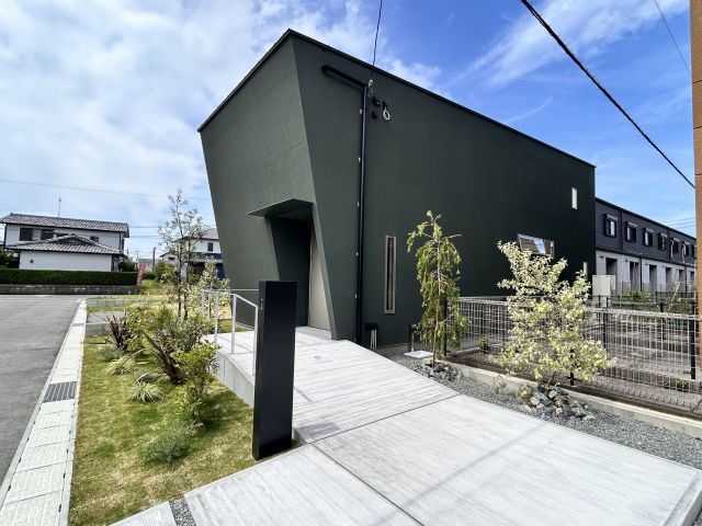 New 4LDK House in Fukutsu, Fukuoka with Garden and Parking - Thumbnail 3