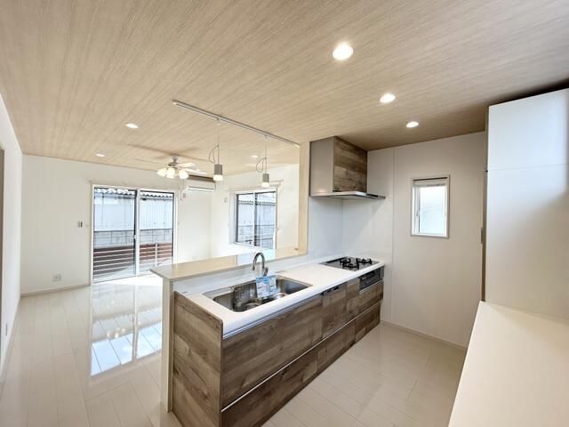 New 3LDK House in Takasaki with Underfloor Heating & Security - Thumbnail 3