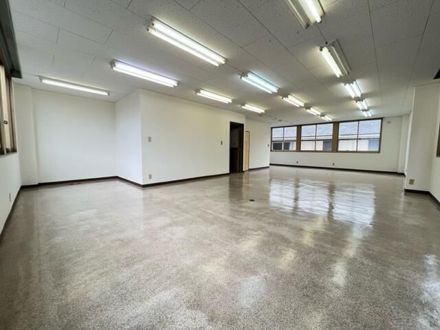 G10 Building Shop/Office for Rent in Toride, Ibaraki - Thumbnail 2