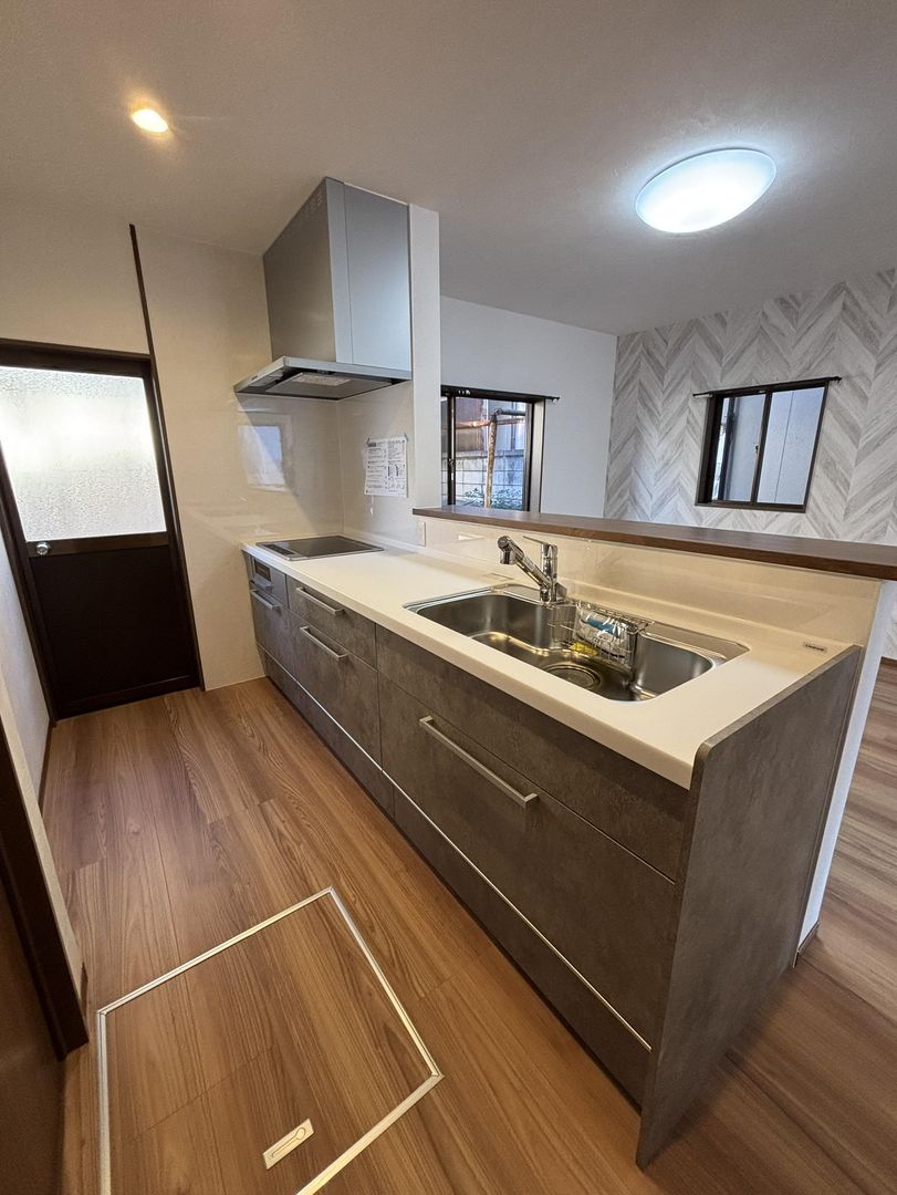 4LDK House for Sale in Tamano, Okayama with Garden & Parking - Thumbnail 4