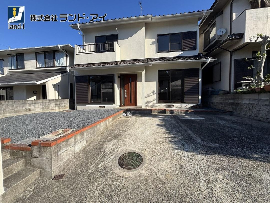 4LDK House for Sale in Tamano, Okayama with Garden & Parking - Thumbnail 2