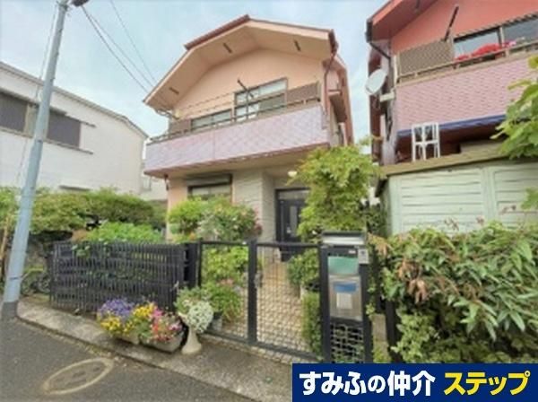 4LDK Detached House for Sale in Mitaka, Tokyo - Image 1