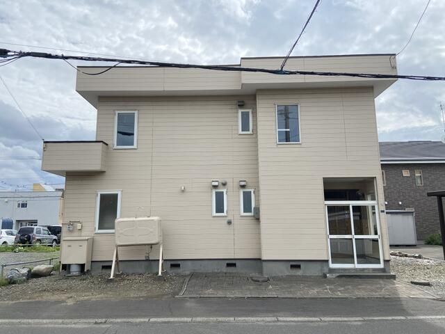 2SLDK Wooden House in Sapporo's Kita-ku with Parking - Image 9