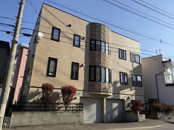 5LDK House in Sapporo Chuo Ward with 2-Car Garage | 298.57 sqm - Thumbnail 2