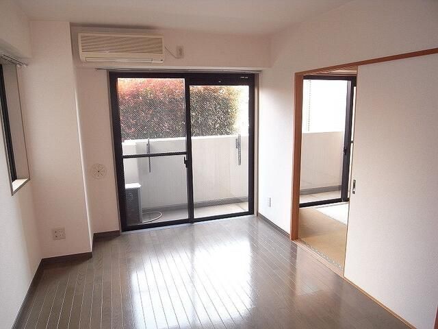 2LDK Apartment for Rent in Nakakasai, Edogawa-ku, Tokyo - Thumbnail 3