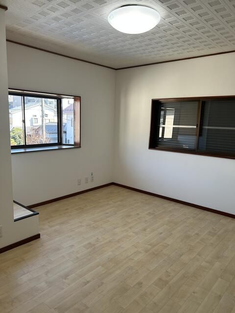 Renovated Mixed-Use Building with Parking in Maebashi, Gunma - Thumbnail 3