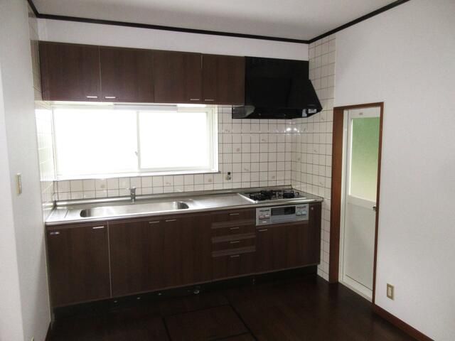 4LDK House for Sale in Himeji, Hyogo - 210㎡ Land - Thumbnail 2