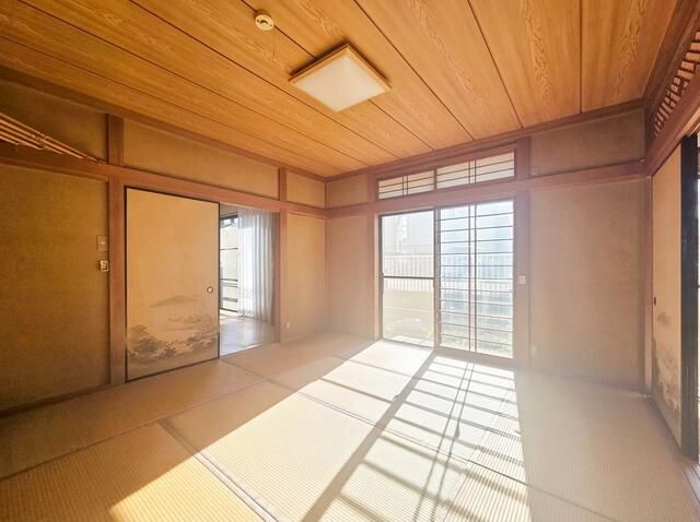 5LDK House for Sale in Akishima, Tokyo with Garden and Parking - Thumbnail 4