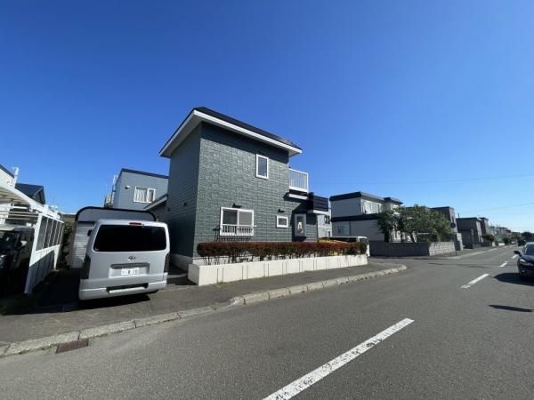 4LDK House on Corner Lot in Sapporo Teine Ward - Image 9