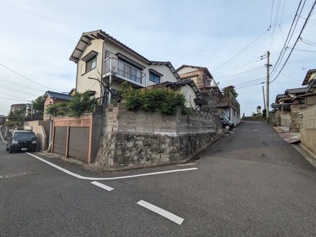 6DK House for Sale in Kitakyushu with 3 Parking Spaces - Thumbnail 2