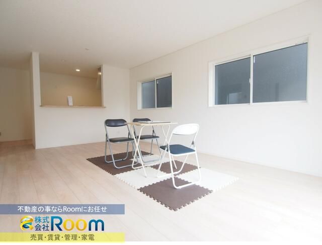 New 4LDK House in Kitakyushu with ZEH Standards & Appliance Offer - Image 9