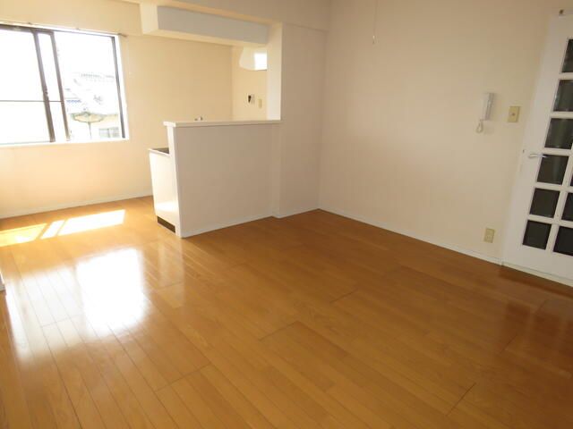 2LDK Apartment for Rent Near Takasaka Station, Higashimatsuyama - Thumbnail 2