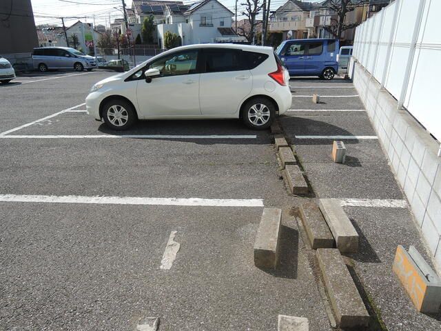 Monthly Parking Space for Rent in Funabashi, Chiba - Thumbnail 4