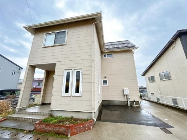 4LDK Detached House for Sale in Niigata City, Nishi Ward - Thumbnail 2