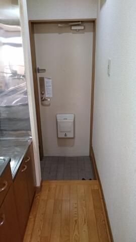 1K Apartment for Rent in Takasaki, Gunma - 24.95 sqm - Thumbnail 3