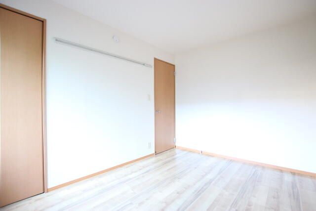 2LDK Apartment for Rent in Misato, Saitama - Estate II - Thumbnail 4