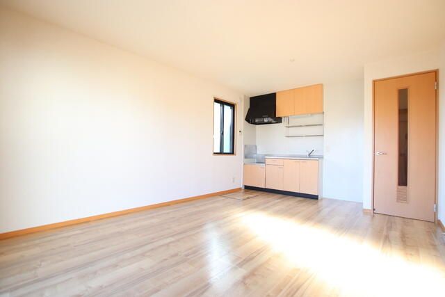2LDK Apartment for Rent in Misato, Saitama - Estate II - Thumbnail 3