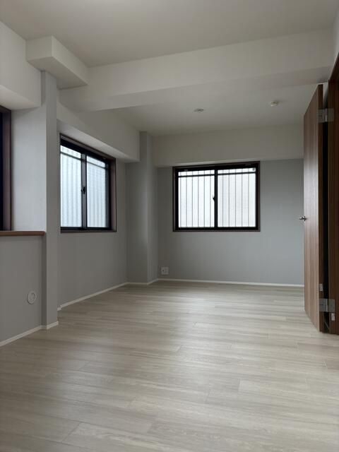 2LDK Apartment for Sale in Adachi City, Tokyo - Thumbnail 3
