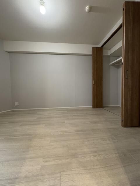 2LDK Apartment for Sale in Adachi City, Tokyo - Thumbnail 4