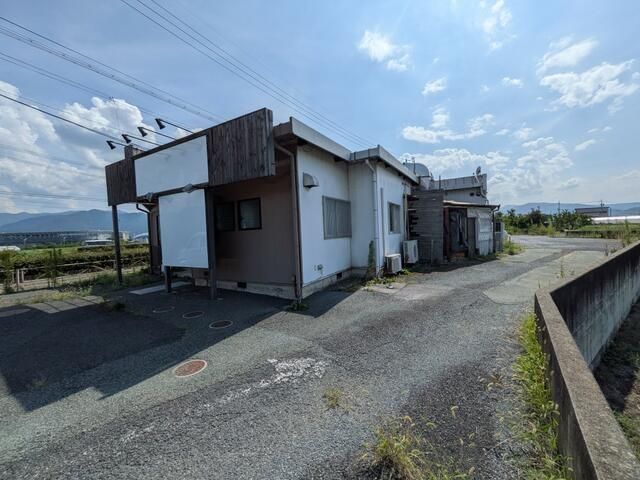 Restaurant Property with Permit in Nagano City, 1173 sqm Land - Image 1