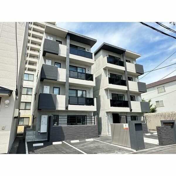New 3LDK Apartment in Sapporo Chuo Ward with Auto-Lock - Thumbnail 2