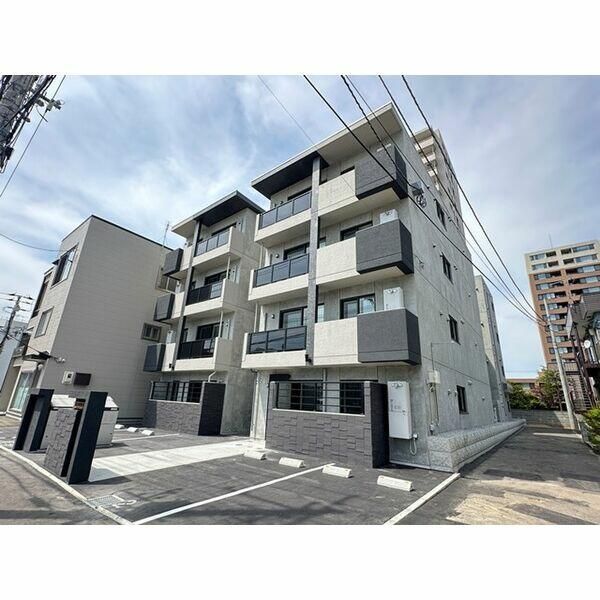 New 3LDK Apartment in Sapporo Chuo Ward with Auto-Lock - Thumbnail 3
