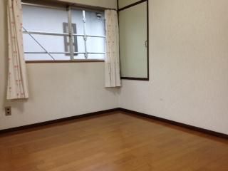 Terrace House for Rent in Shinjuku, Tokyo - 3DK with Garden - Thumbnail 2