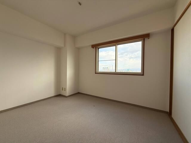 3DK Apartment for Sale in Hirosaki, Aomori - 70.16 sqm - Thumbnail 2