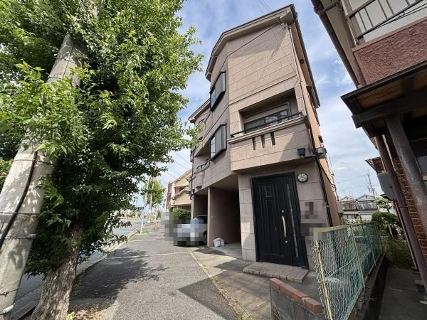 4LDK Detached House for Sale in Neyagawa City, Osaka - Thumbnail 3