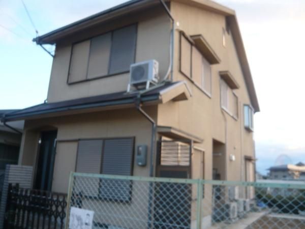 4LDK Detached House for Sale in Neyagawa City, Osaka - Image 1
