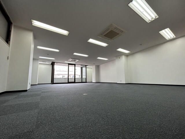 Office for Rent in Kita-Aoyama, Minato-ku, Tokyo - Thumbnail 4