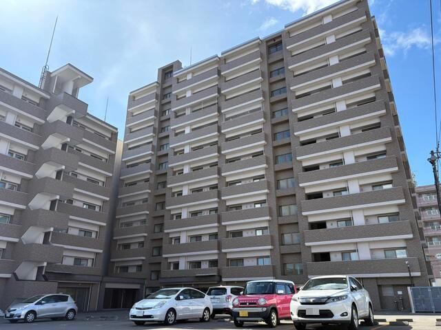 4LDK Apartment for Sale in Hakodate, Hokkaido - 91.95 sqm - Thumbnail 2