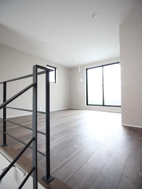 Terrace House for Rent in Atsugi, Kanagawa - 2LDK, Free Parking - Thumbnail 3