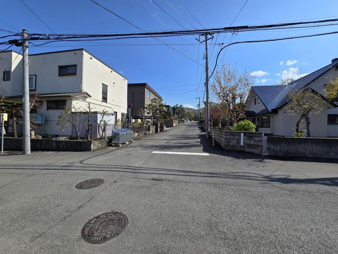 837 sqm Land for Sale in Maruyama, Sapporo, Hokkaido - Thumbnail 2