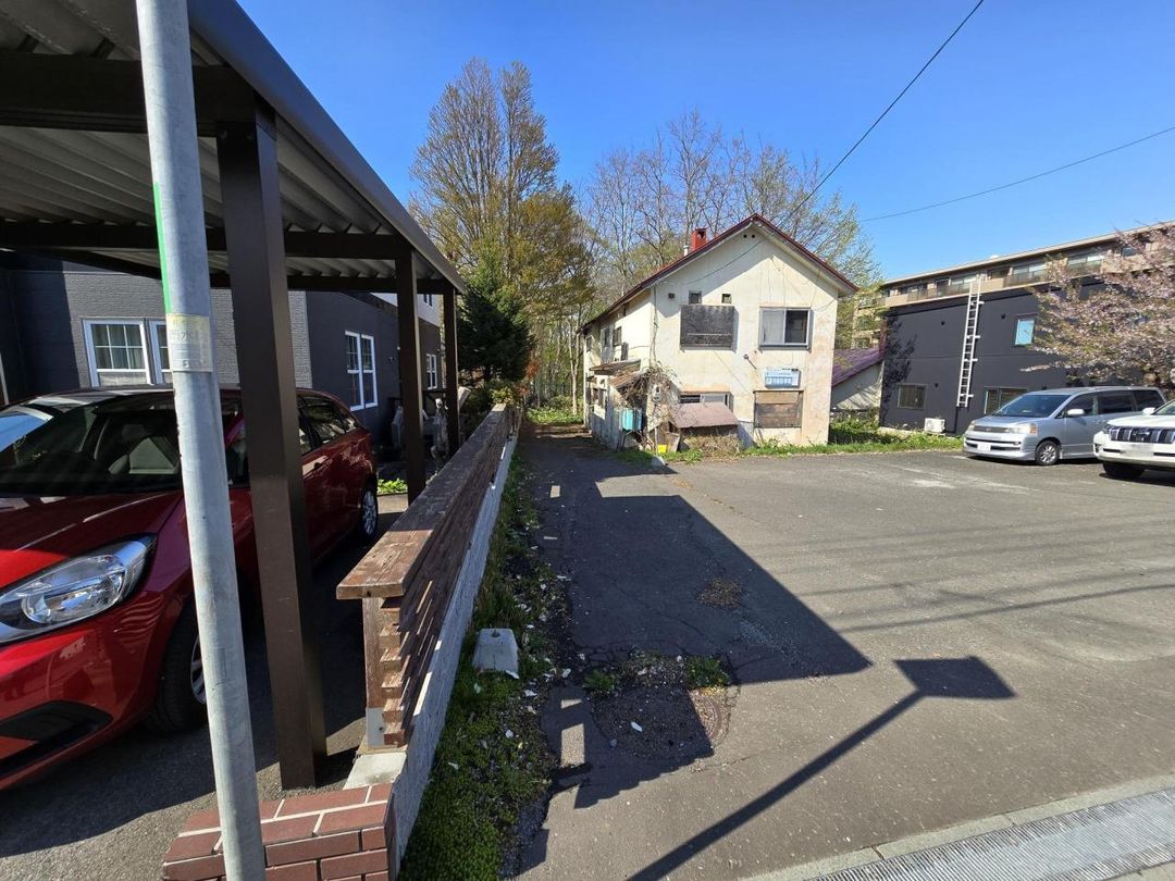 837 sqm Land for Sale in Maruyama, Sapporo, Hokkaido - Thumbnail 3