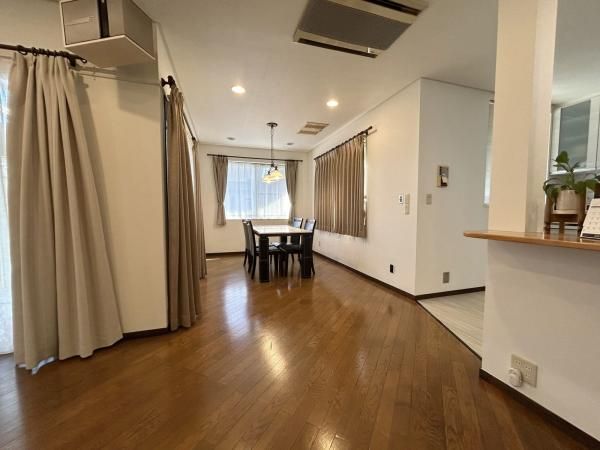 7LDK House for Sale on Large Corner Plot in Sakura, Chiba - Thumbnail 2