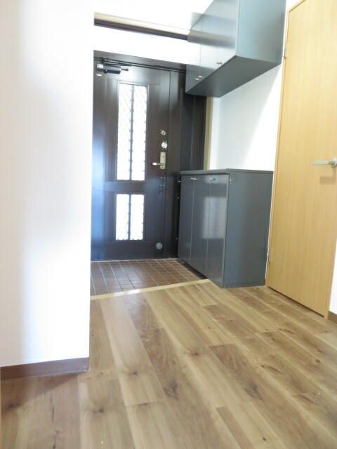 3LDK Apartment for Rent in Nishi-Nippori, Arakawa, Tokyo - Thumbnail 2