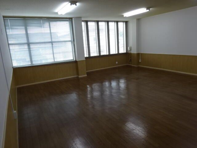 Office for Rent in Towada, Aomori - 70 sqm, Free Parking - Thumbnail 4