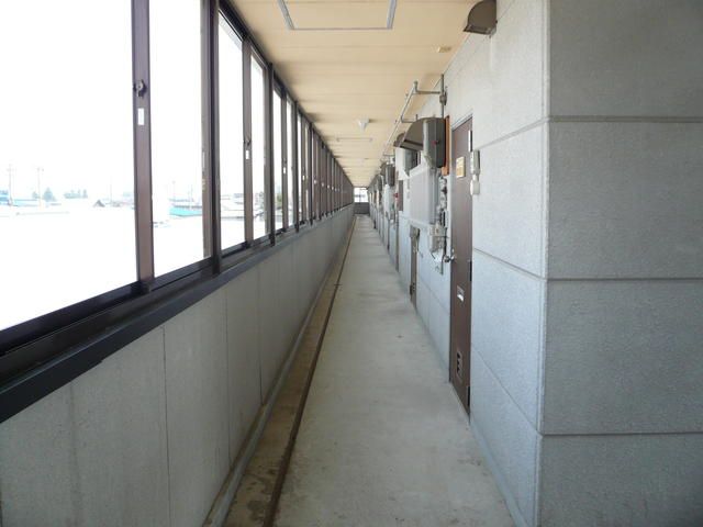 2K Apartment for Rent in Yonezawa, Yamagata - 35,000 Yen - Thumbnail 2