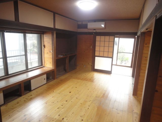 4-Bedroom House in Yanagawa with Garden and Parking - Thumbnail 3