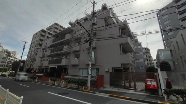 1LDK Used Apartment for Sale in Toshima, Tokyo 31.84m² - Thumbnail 2