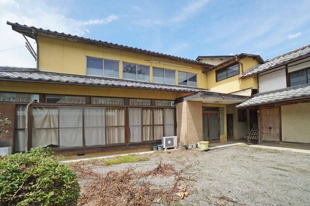 Large 7DK House on 491㎡ Land in Central City, Yamanashi - Thumbnail 3