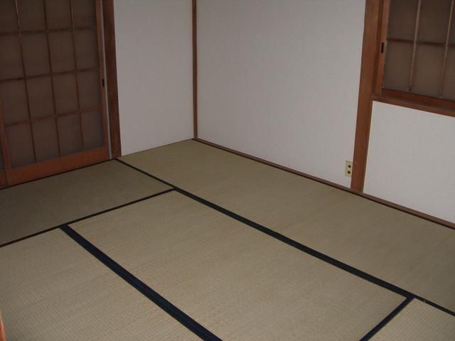 Wooden 2DK House for Rent near Kamonoyama Station, Odawara - Thumbnail 3