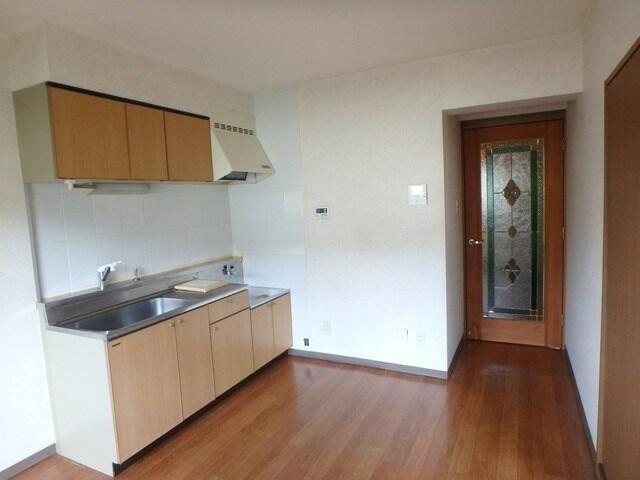B-Flat 2DK Apartment for Rent in Tsuru City, Yamanashi - Thumbnail 2