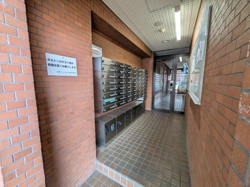 Used 3DK Condominium in Takaoka, Toyama – 56.17m² - Thumbnail 4