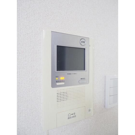 1R Apartment for Rent in Nakano, Tokyo - 31.54 sqm - Thumbnail 2