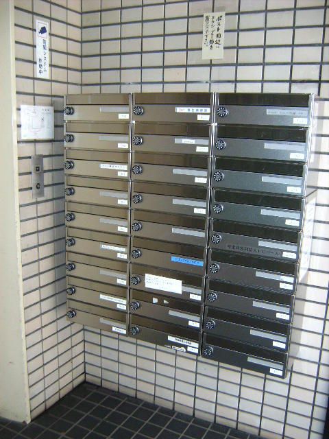 Office Space for Rent, 35m2, in Naka-ku, Yokohama - Thumbnail 2