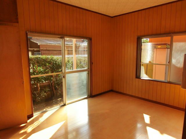 Wooden Rental House near Tachikawa Station, Tokyo - Thumbnail 4